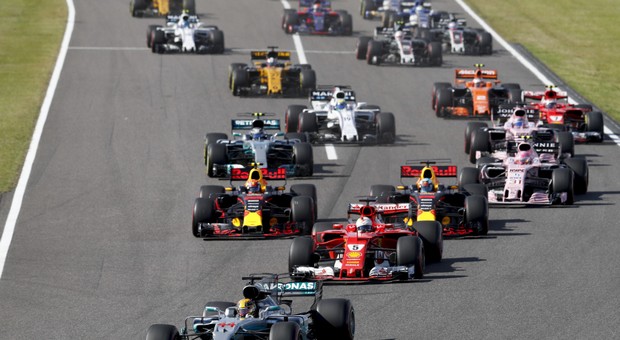 Mundial de Formula 1: Lewis Hamilton vence em Suzuka