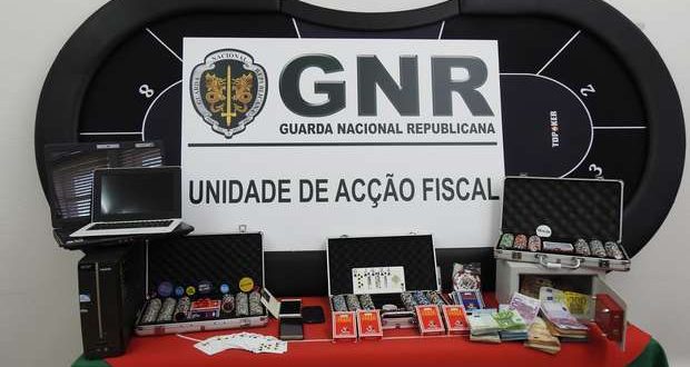Unidade Fiscal da GNR de Faro encerrou casino em Olhão.