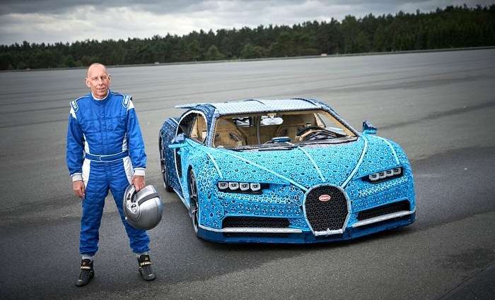 LEGO constrói replica do modelo Bugatti Chiron
