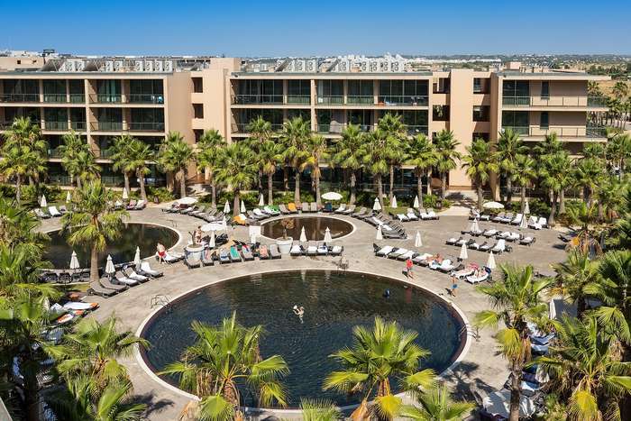 NAU Hotels anuncia 400 vagas de emprego no Algarve