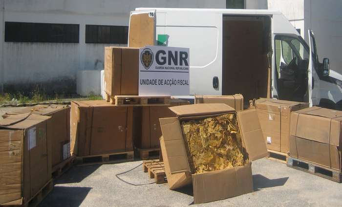 A GNR de Setúbal apreende 1280 kilos de tabaco