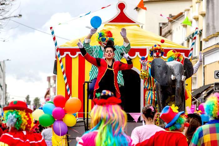 Palmela repete os tradicionais festejos de rua no Pinhal Novo e os bailes de Carnaval nas coletividades do Concelho, palcos da festa e animação na quadra