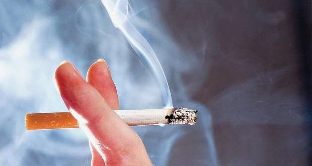 O Governo não pondera a proibição de fumar ao ar livre