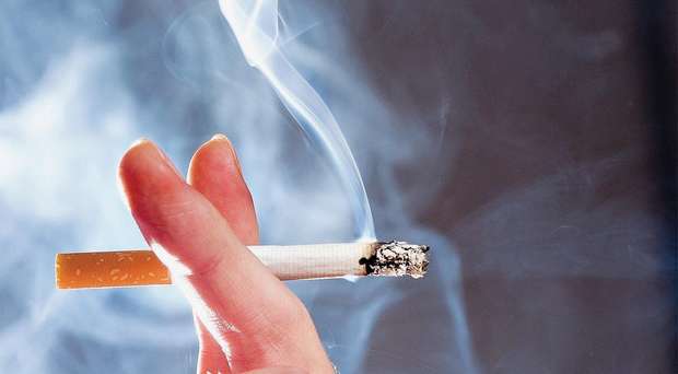 O Governo não pondera a proibição de fumar ao ar livre