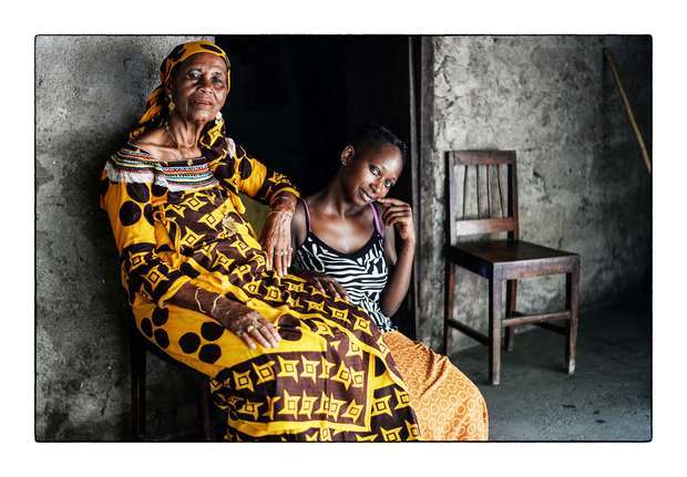 O Centro de Arte e Cultura da Fundação Eugénio de Almeida em Évora, expõe partir do dia 19 de setembro, "Ilhéus de Moira Forjaz", uma série de retratos fotográficos de habitantes da Ilha de Moçambique, os grandes protagonistas desta exposição.