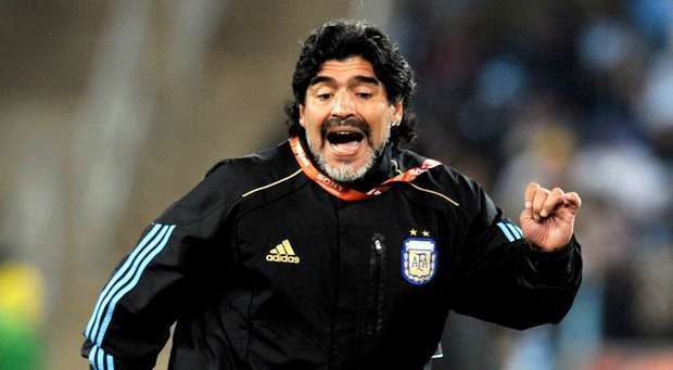 Morreu o mágico, morreu Maradona
