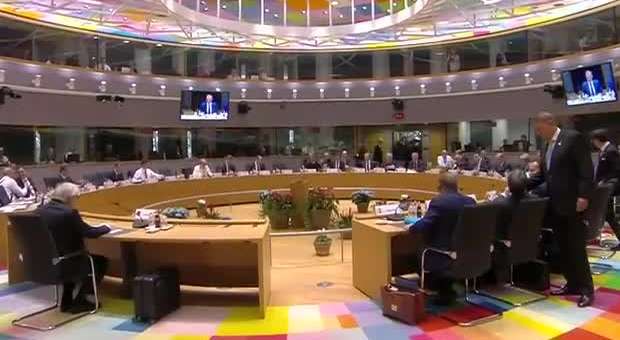 Conselho retira restrições à entrada no espaço Europeu
