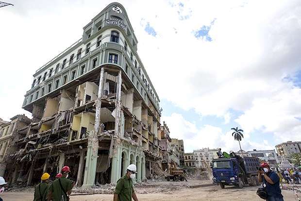 A tragédia do Hotel Saratoga por Ivan Garcia em Havana