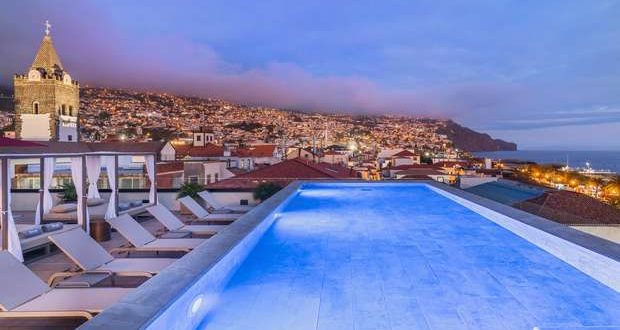 Com vista panorâmica sobre o centro do Funchal e o oceano Atlântico, o B-Heaven Rooftop Bar do Barceló Funchal Oldtown será anfitrião das noites mais especiais de agosto ao contar com Summer Sessions exclusivas