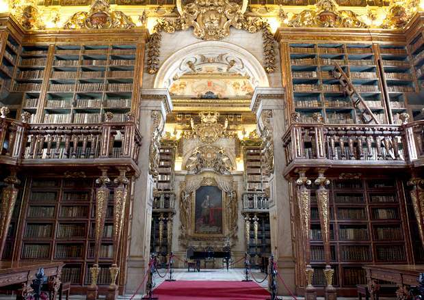 UC digitaliza 30 mil livros da Biblioteca Joanina